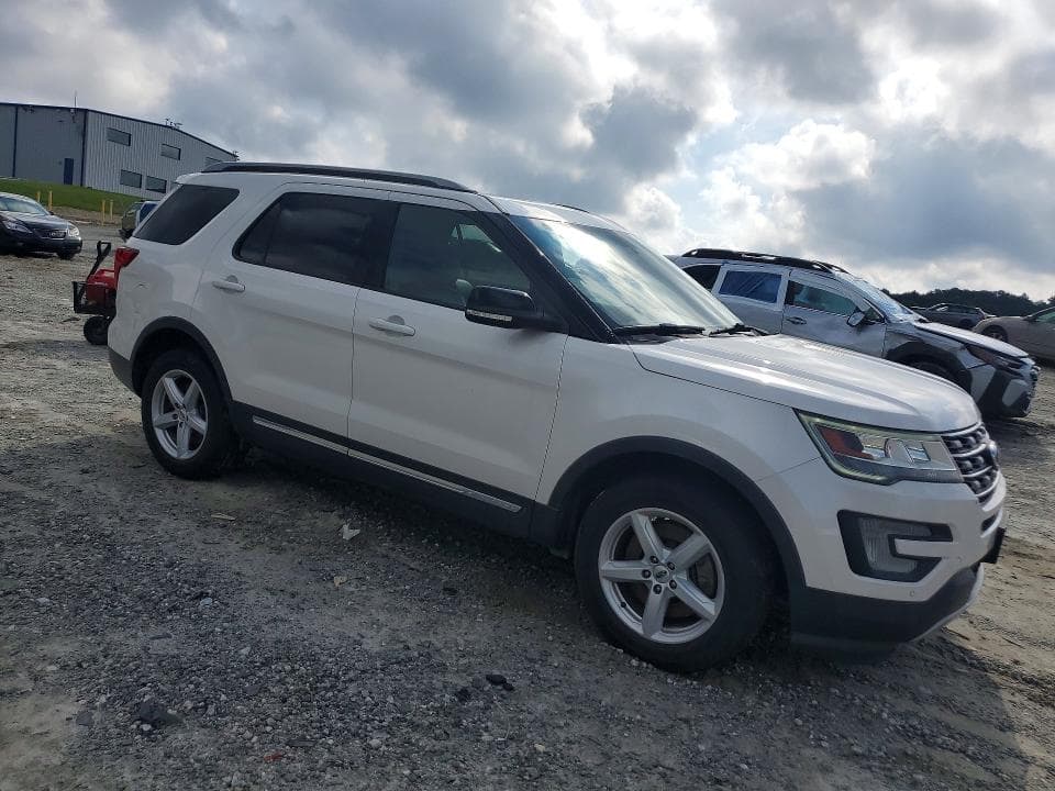 2017 FORD EXPLORER XLT 4