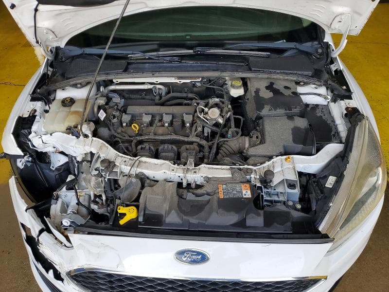2017 FORD FOCUS SE 11