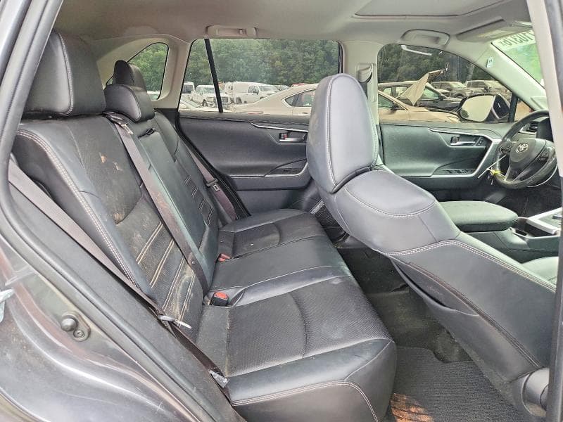 2019 TOYOTA RAV4 LIMITED 11