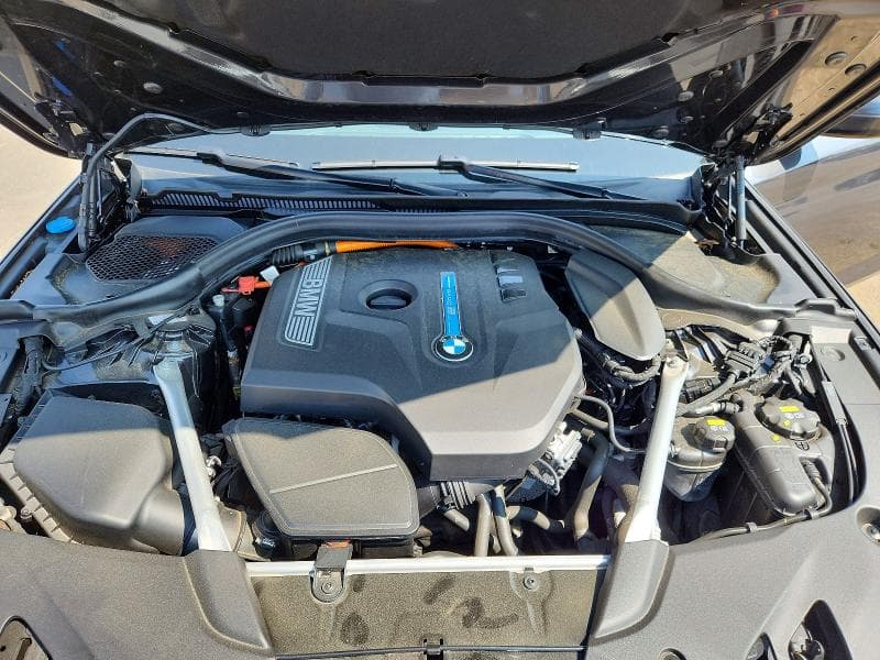 2019 BMW 530XE 11