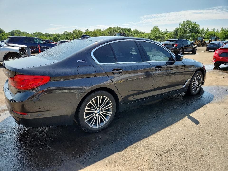 2019 BMW 530XE 3