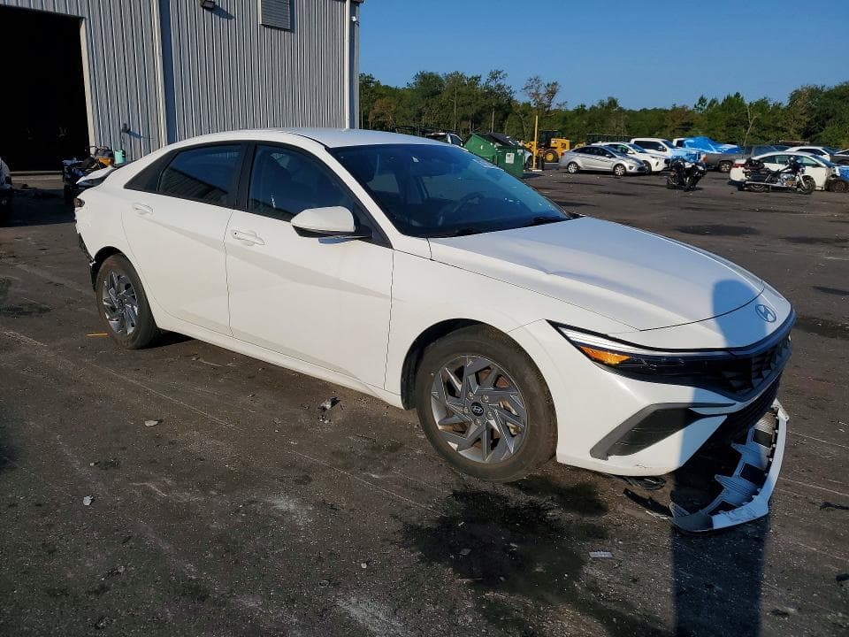 2024 HYUNDAI ELANTRA SEL SEL 4