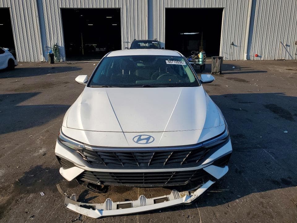 2024 HYUNDAI ELANTRA SEL SEL 5