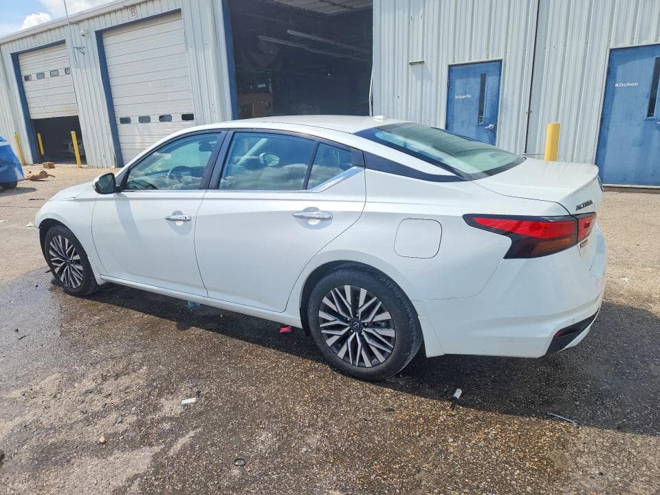 2024 NISSAN ALTIMA SV 2