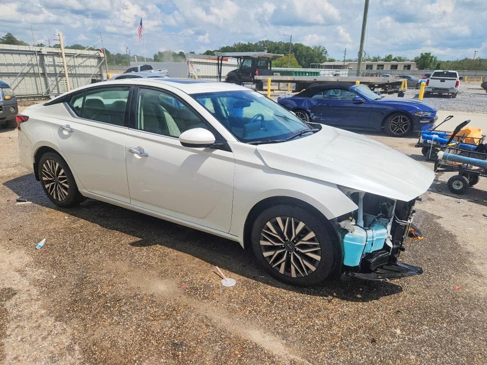 2024 NISSAN ALTIMA SV 4