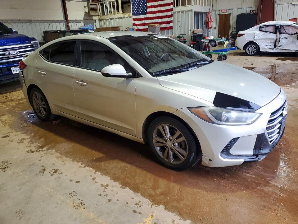 2017 HYUNDAI ELANTRA SE SE 4