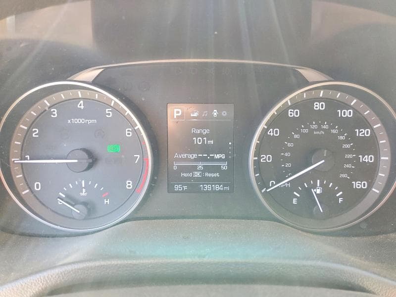 2017 HYUNDAI ELANTRA SE SE 9