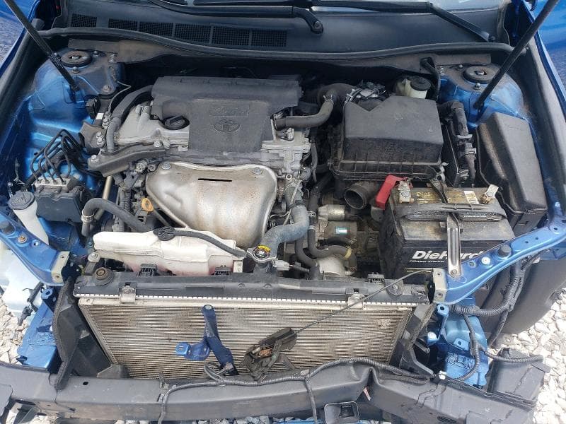 2017 TOYOTA CAMRY SE 11