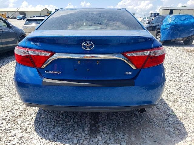 2017 TOYOTA CAMRY SE 6