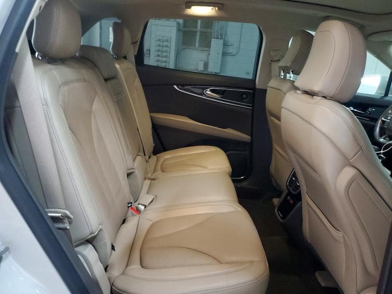 2022 LINCOLN NAUTILUS RESERVE 11