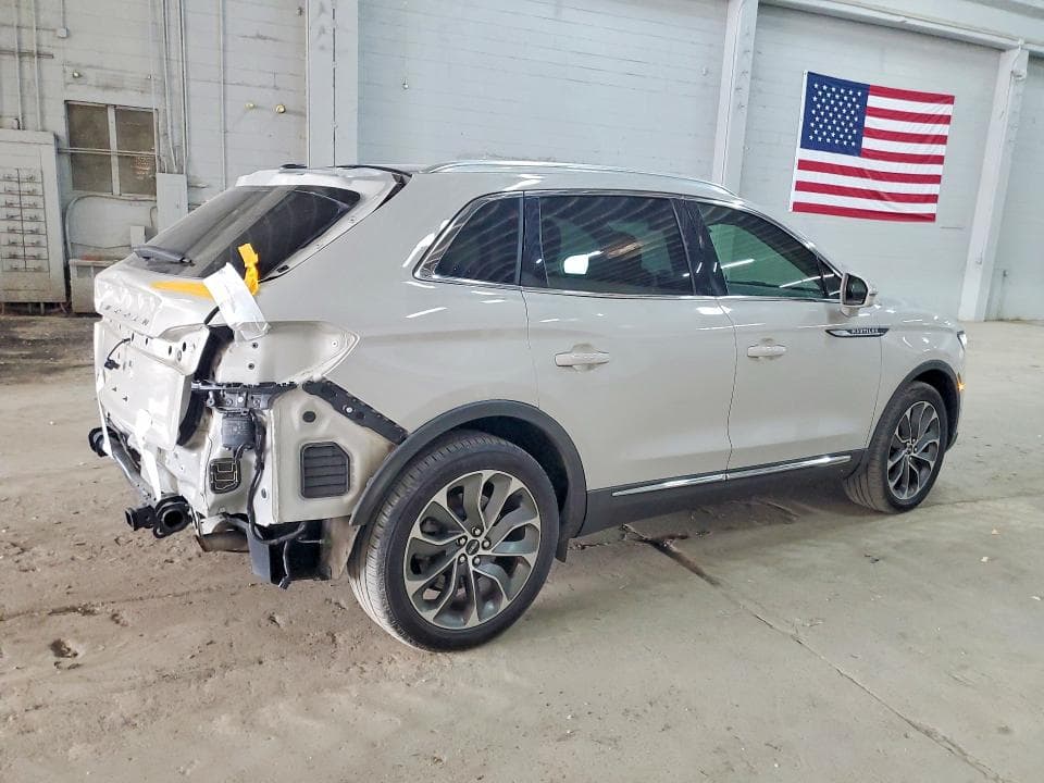 2022 LINCOLN NAUTILUS RESERVE 3