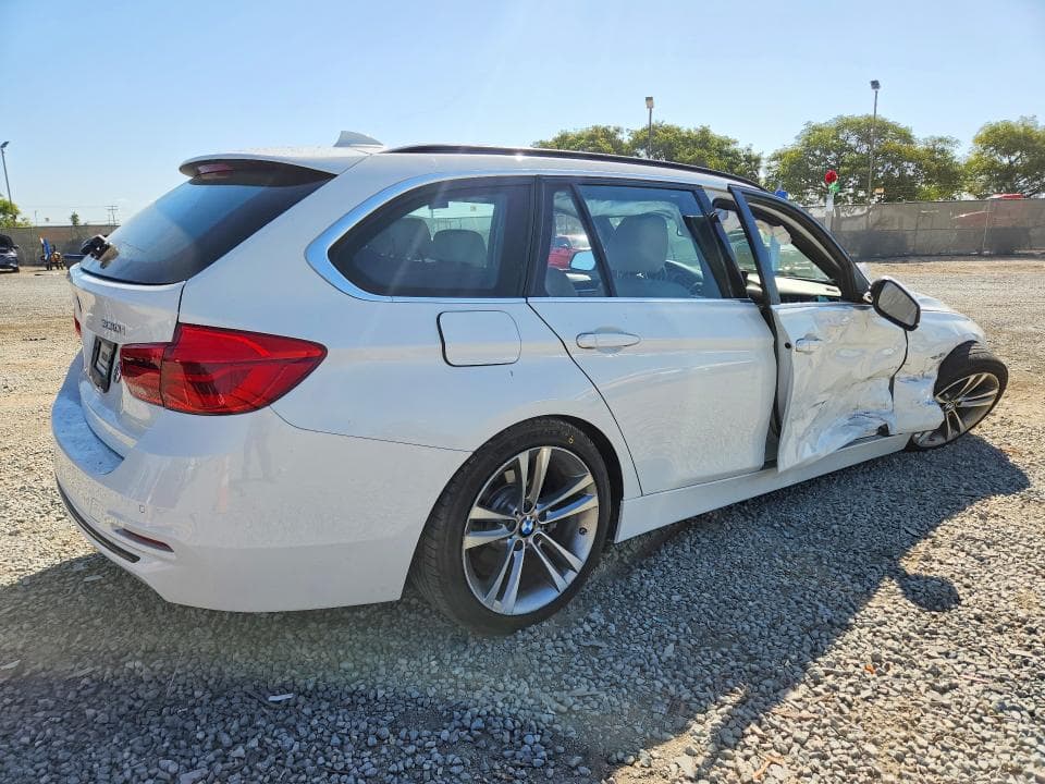 2017 BMW 330 XI 3