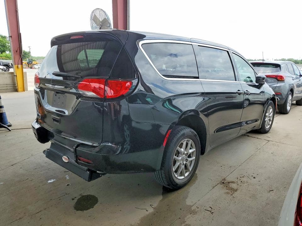 2023 CHRYSLER VOYAGER LX LX 3