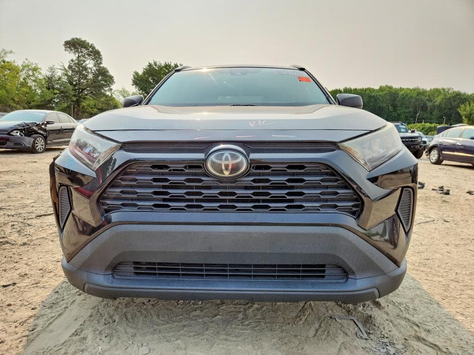 2019 TOYOTA RAV4 LE 5