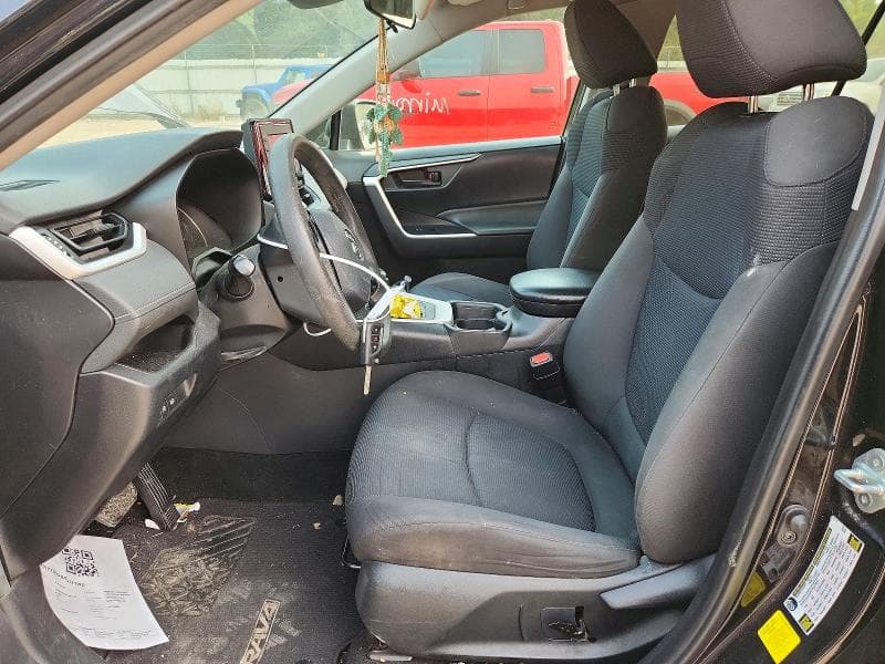 2019 TOYOTA RAV4 LE 7