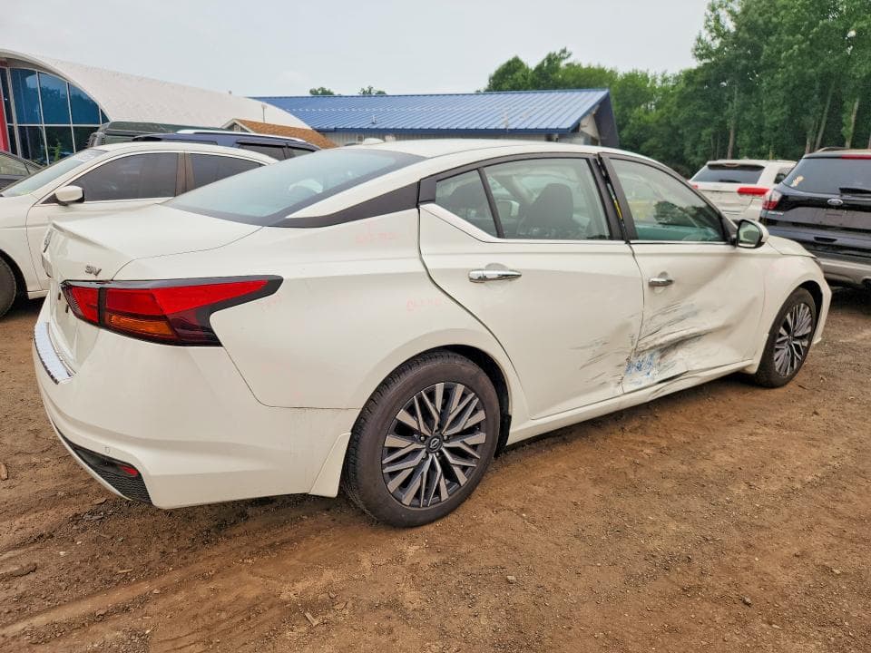 2023 NISSAN ALTIMA SV 3