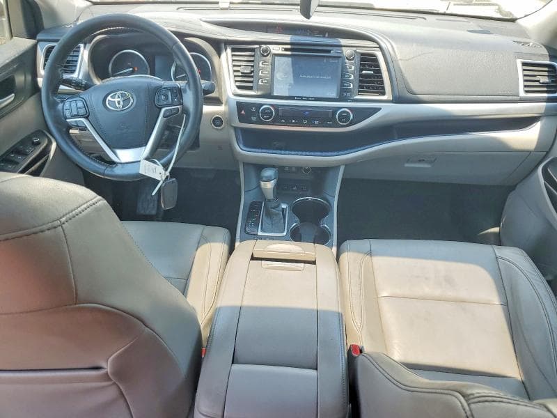 2017 TOYOTA HIGHLANDER XLE 8