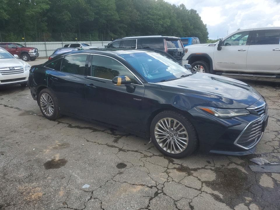 2020 TOYOTA AVALON LIMITED 4