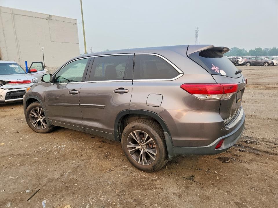2018 TOYOTA HIGHLANDER LE 2