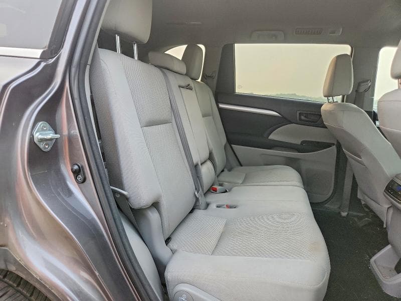 2018 TOYOTA HIGHLANDER LE 11