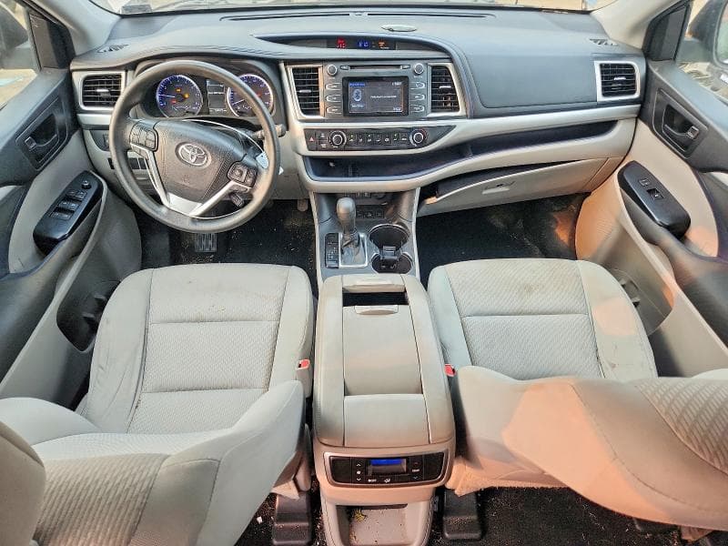2018 TOYOTA HIGHLANDER LE 8