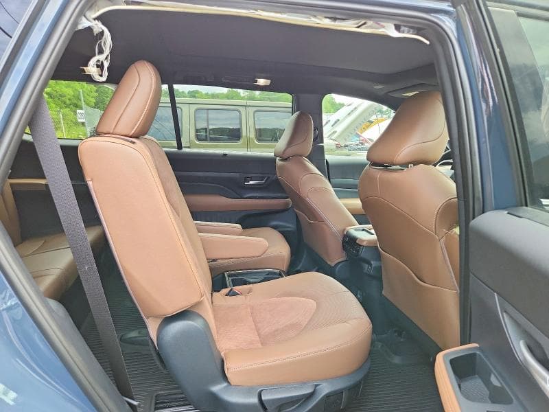 2026 TOYOTA GRAND HIGHLANDER HYBRID MAX PLATINUM 11
