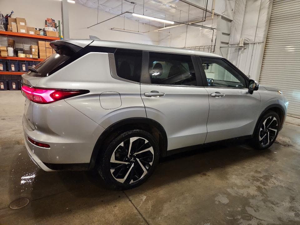 2022 MITSUBISHI OUTLANDER SE 3