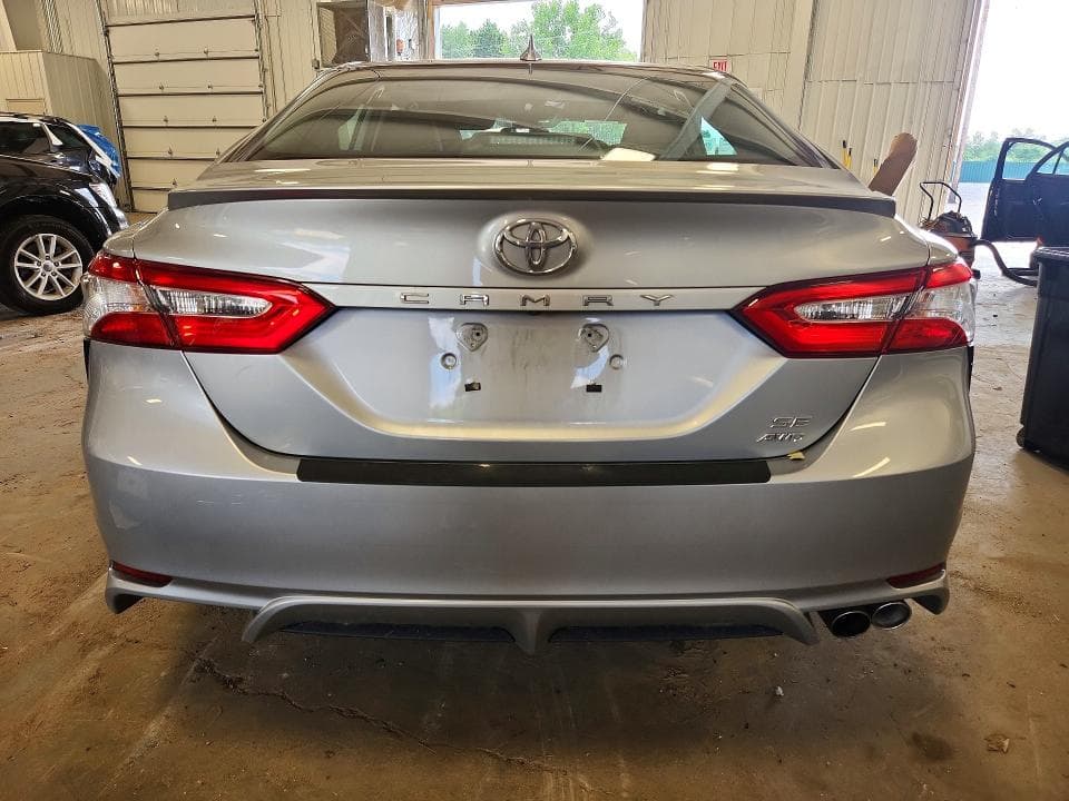 2020 TOYOTA CAMRY SE SE 6