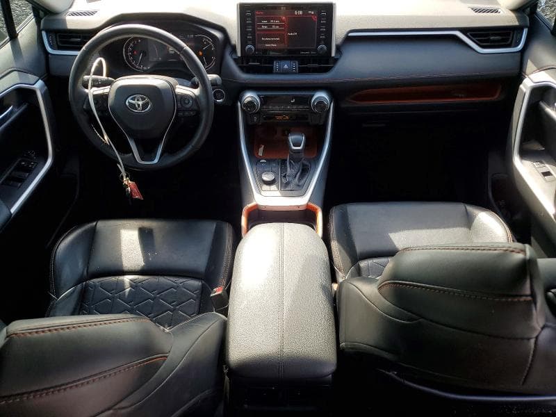 2021 TOYOTA RAV4 ADVENTURE 8