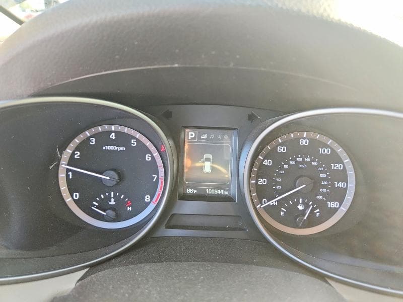 2018 HYUNDAI SANTA FE SE 9