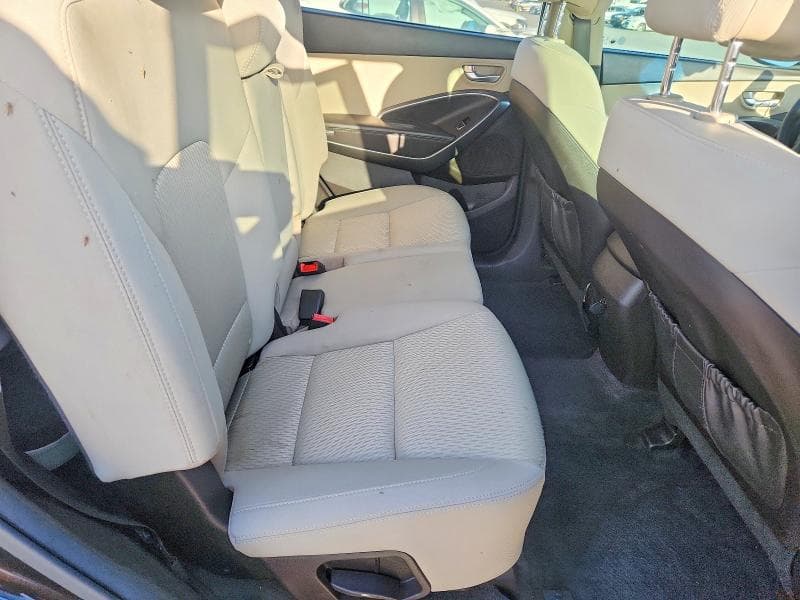 2018 HYUNDAI SANTA FE SE 10
