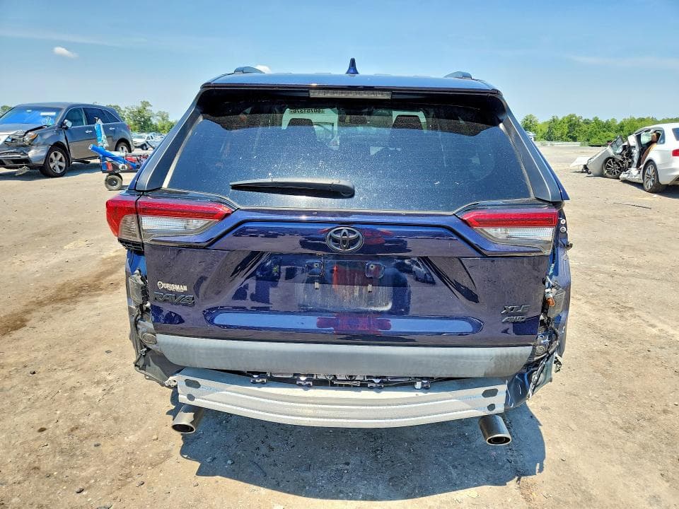 2021 TOYOTA RAV4 XLE 6