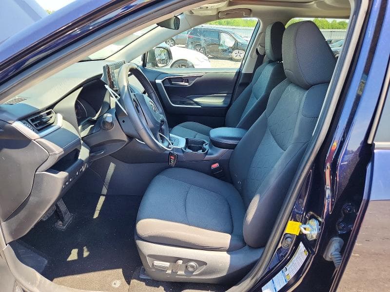 2021 TOYOTA RAV4 XLE 7