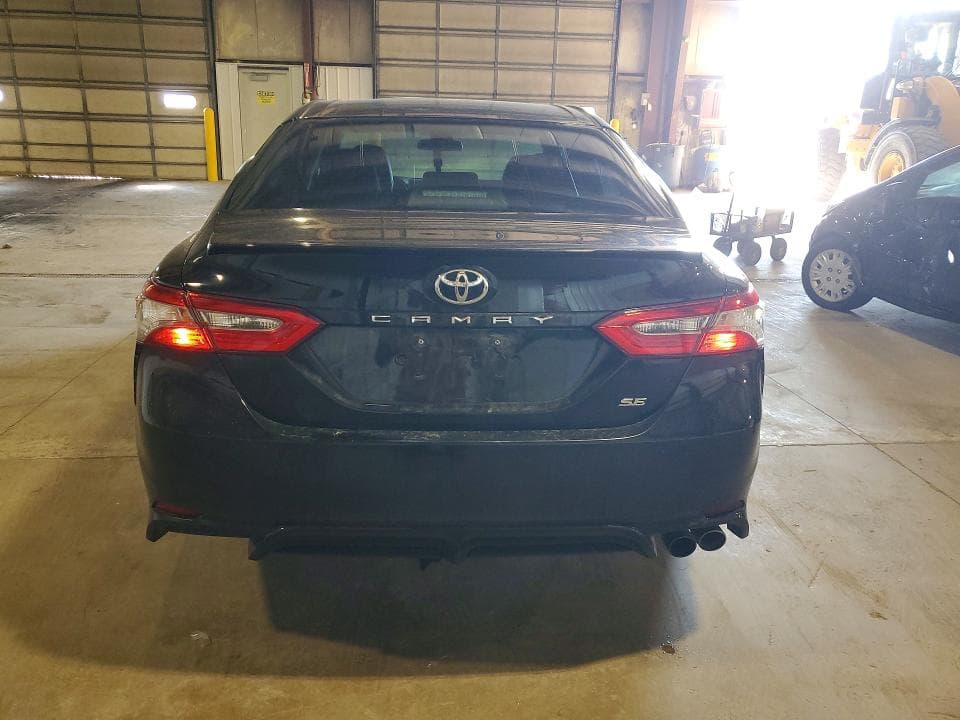 2018 TOYOTA CAMRY SE SE 6