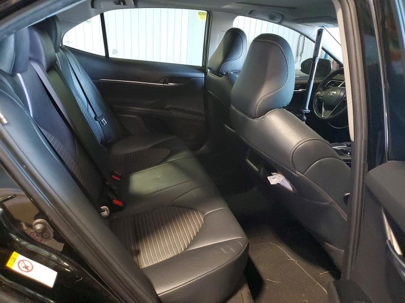 2018 TOYOTA CAMRY SE SE 10