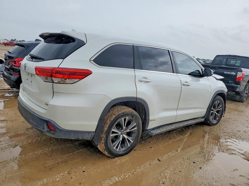 2017 TOYOTA HIGHLANDER LE PLUS LE PLUS 3