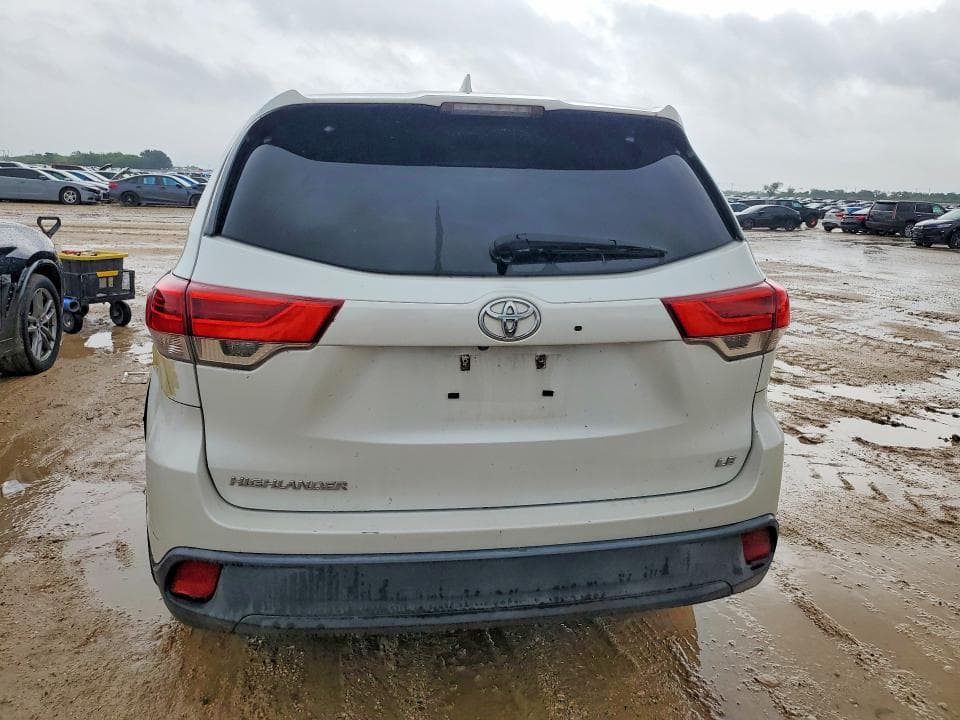 2017 TOYOTA HIGHLANDER LE PLUS LE PLUS 6