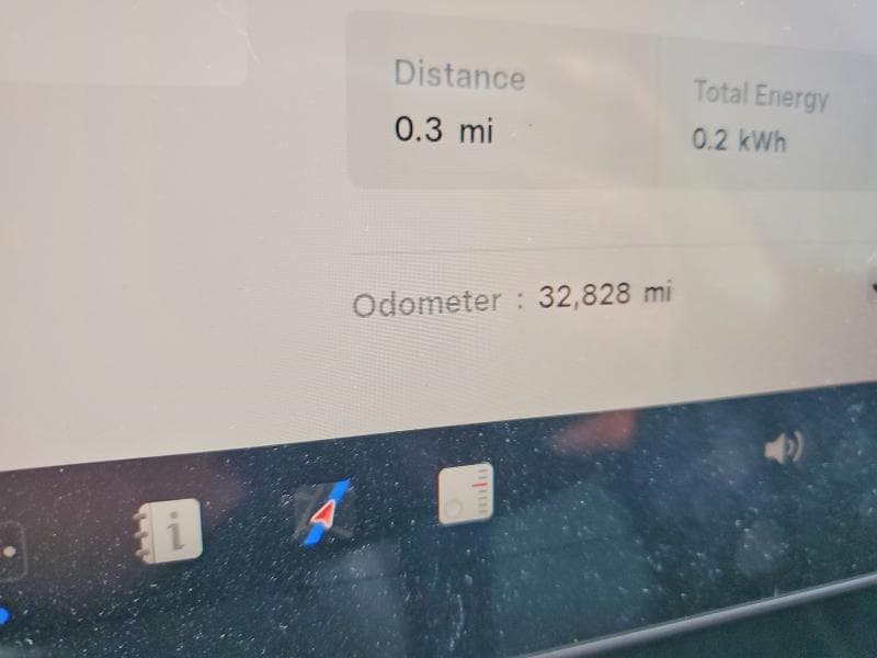 2023 TESLA MODEL Y 9