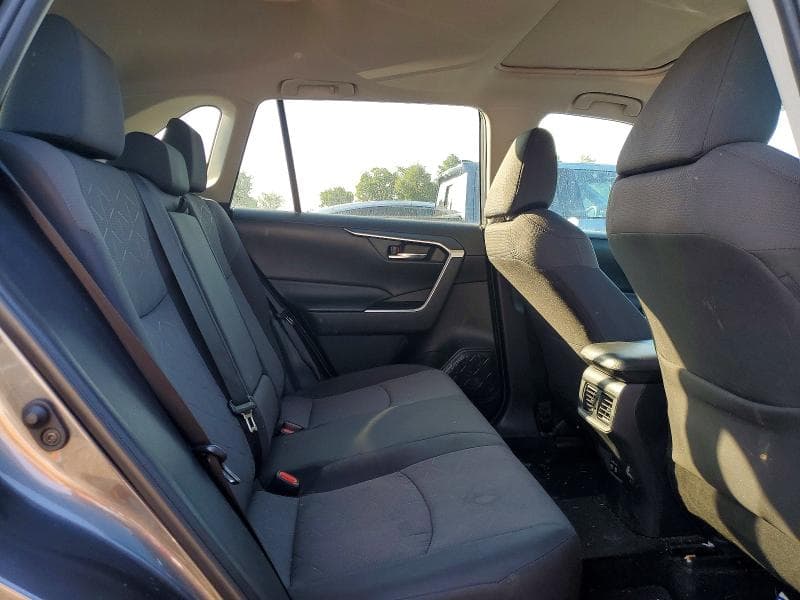 2019 TOYOTA RAV4 11