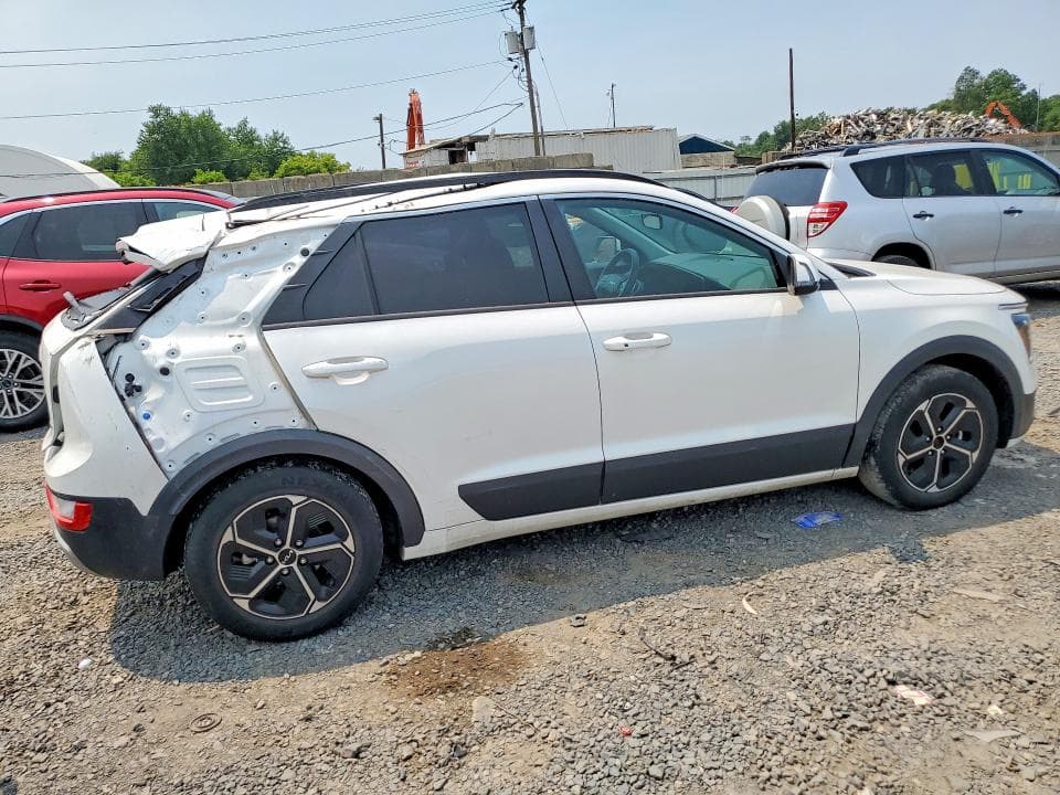 2023 KIA NIRO EX 3
