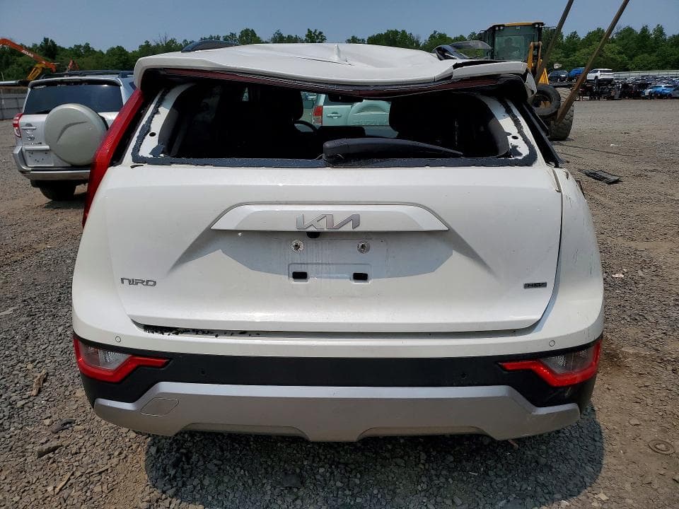 2023 KIA NIRO EX 6