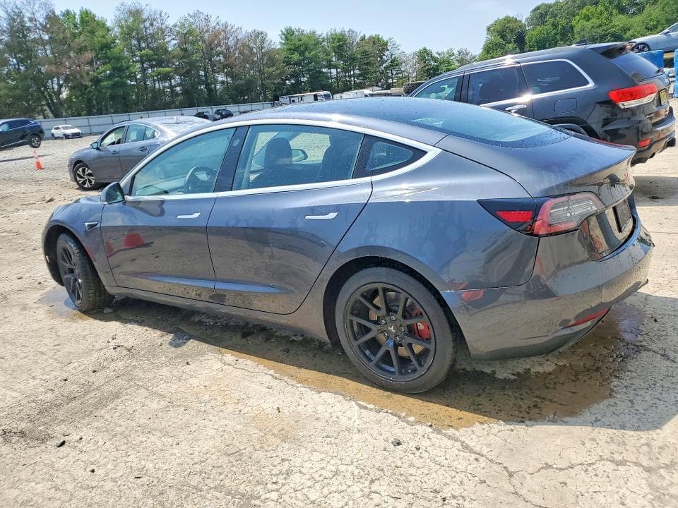 2018 TESLA MODEL 3 2