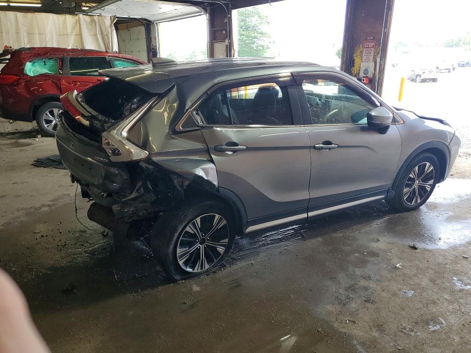 2018 MITSUBISHI ECLIPSE CROSS SE/SEL 3
