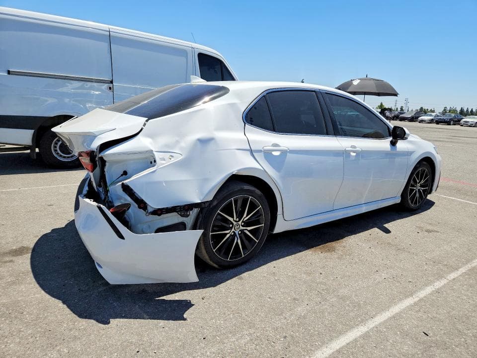 2023 TOYOTA CAMRY SE 3