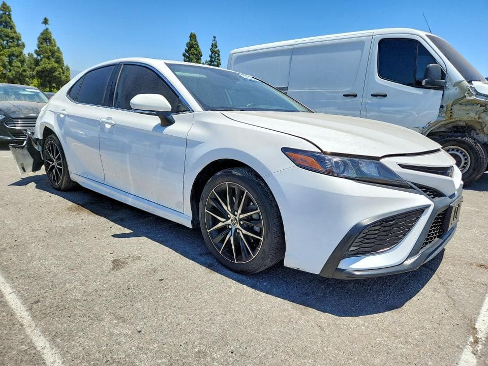 2023 TOYOTA CAMRY SE 4