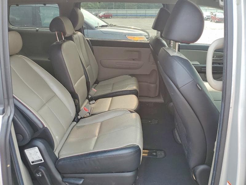 2019 KIA SEDONA EX 11