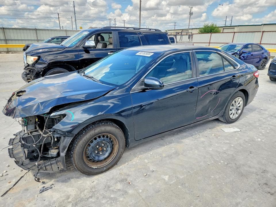 2016 TOYOTA CAMRY LE