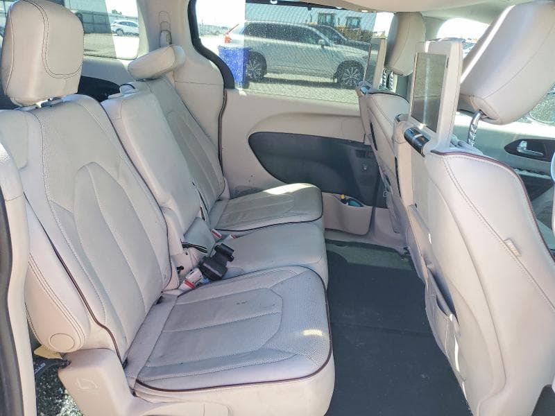 2017 CHRYSLER PACIFICA LIMITED 11