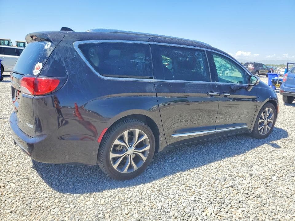 2017 CHRYSLER PACIFICA LIMITED 3