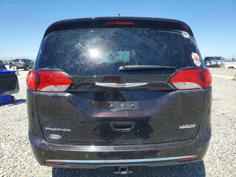 2017 CHRYSLER PACIFICA LIMITED 6